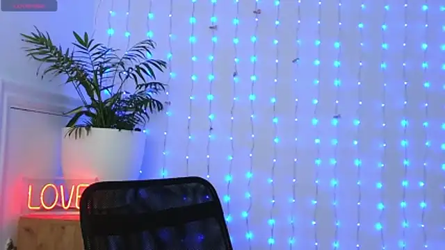 Snapshot of neferutt chatting on January 7, 2026, 11:59 am neferutt online show from January 7, 2026, 11:59 am