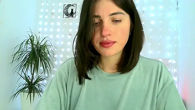 Snapshot of neferutt chatting on November 25, 2025, 4:07 pm neferutt online show from November 25, 2025, 4:07 pm