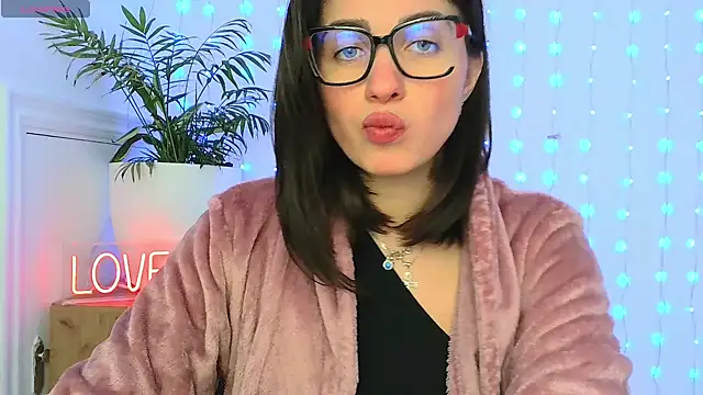 Snapshot of neferutt chatting on January 13, 2026, 12:53 pm neferutt online show from January 13, 2026, 12:53 pm