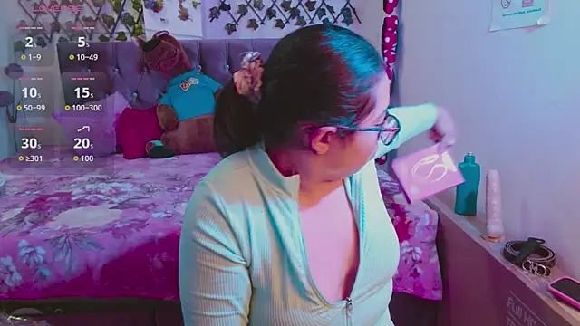 Anny  cute online show from October 22, 2025, 8:19 pm