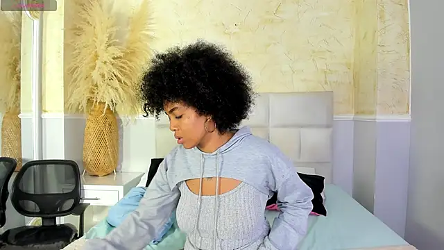 Snapshot of SarahLynn7 chatting on February 7, 2026, 9:34 pm SarahLynn7 online show from February 7, 2026, 9:34 pm