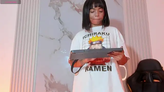 Snapshot of SarahLynn7 chatting on February 1, 2026, 1:15 am SarahLynn7 online show from February 1, 2026, 1:15 am