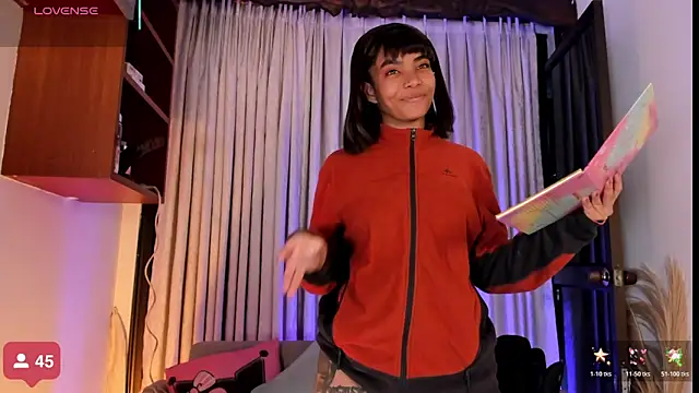 Snapshot of SarahLynn7 chatting on November 3, 2025, 8:56 pm SarahLynn7 online show from November 3, 2025, 8:56 pm