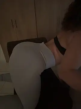 KittyTwerk 2 online show from April 10, 2026, 2:24 pm