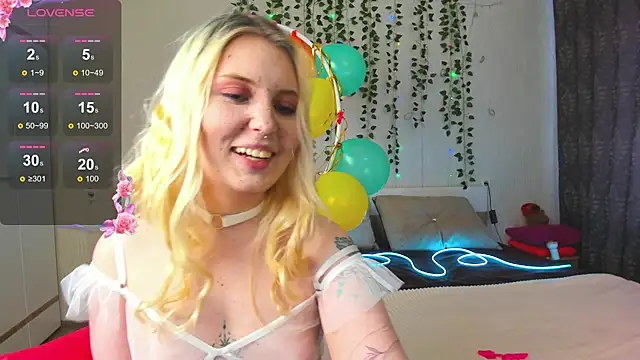 Moon   Love online show from March 16, 2025, 8:54 am