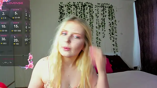 Moon   Love online show from March 11, 2025, 8:30 am