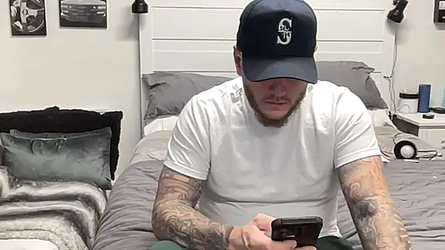 Thegreatwhitepipe online show from November 11, 2025, 5:46 am