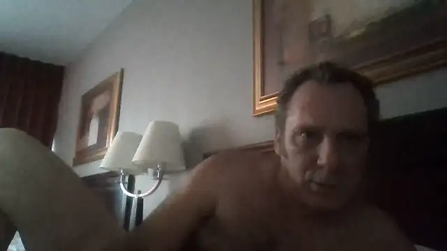 Snapshot of HunkofRock chatting on June 11, 2026, 4:48 pm HunkofRock online show from June 11, 2026, 4:48 pm