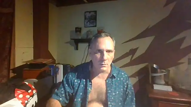 Snapshot of HunkofRock chatting on July 1, 2026, 2:01 am HunkofRock online show from July 1, 2026, 2:01 am