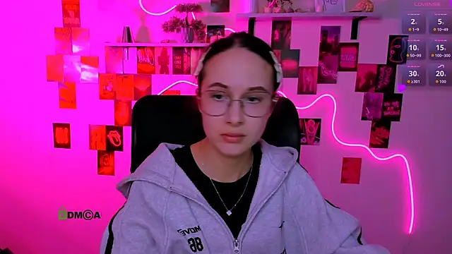 mona cloud online show from April 25, 2026, 7:11 pm