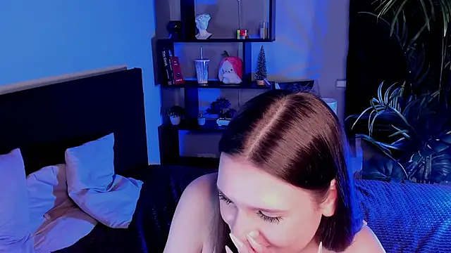 Snapshot of LisaBaillea chatting on March 10, 2025, 12:18 am LisaBaillea online show from March 10, 2025, 12:18 am