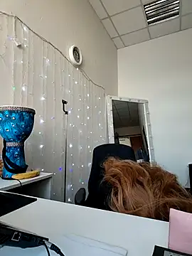 Juicy PeachLux online show from February 7, 2026, 8:33 am