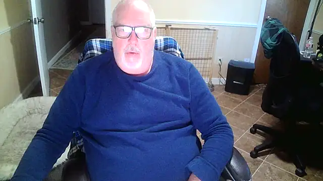 superbearboss online show from October 31, 2025, 2:02 pm