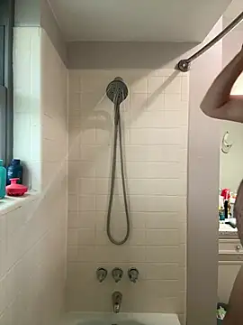 superbearboss online show from April 17, 2026, 4:54 pm