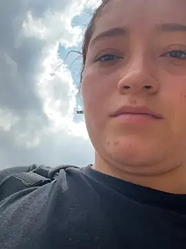 Snapshot of Karina_Leon chatting on February 6, 2026, 4:25 pm Karina Leon online show from February 6, 2026, 4:25 pm