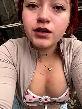 Karina Leon online show from January 14, 2026, 8:01 pm