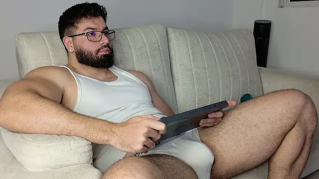 Snapshot of Roman_Lux chatting on February 19, 2026, 4:53 am Roman Lux online show from February 19, 2026, 4:53 am