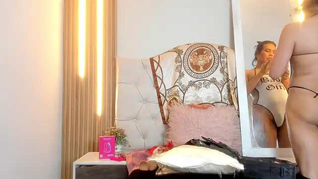 Alexa Bravva online show from March 19, 2026, 4:01 am