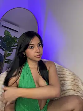  Emily Thompson  online show from December 14, 2025, 2:07 am