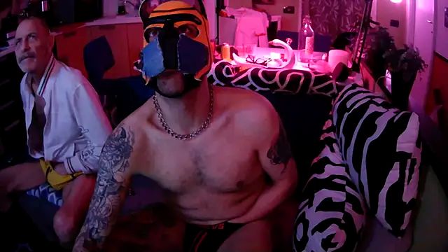 danix wild wolf online show from March 19, 2026, 3:06 am