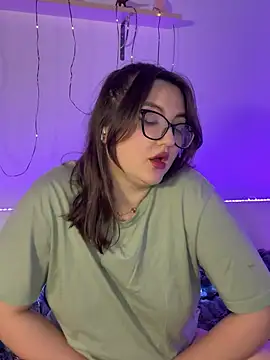 Snapshot of MiraLuccian chatting on February 12, 2026, 3:45 pm MiraLuccian online show from February 12, 2026, 3:45 pm