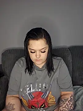 Saucy-Serenity online show from February 15, 2026, 1:21 pm