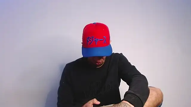 Monkey uchiha777 online show from January 15, 2026, 9:23 am