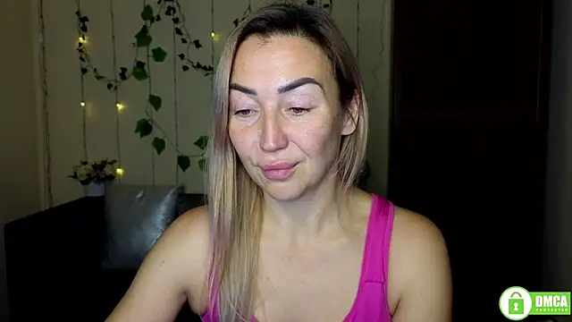 Kiss julli88I online show from November 27, 2025, 6:30 pm