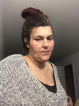 Curvy-Essex-Milf online show from October 10, 2025, 5:36 pm