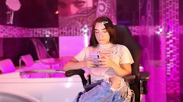 Small Hot19 online show from March 17, 2026, 10:07 am