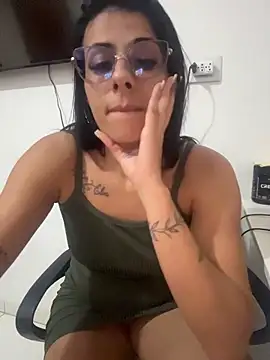 Snapshot of jheicylli chatting on June 3, 2026, 5:39 pm jheicylli online show from June 3, 2026, 5:39 pm