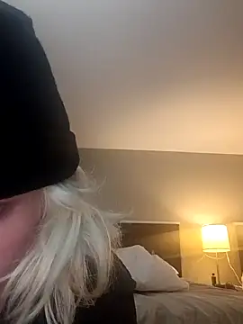 KITTYBOOBOOFUXX online show from November 10, 2025, 8:36 pm