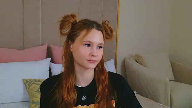 AmeliRoyse online show from April 15, 2026, 7:58 pm