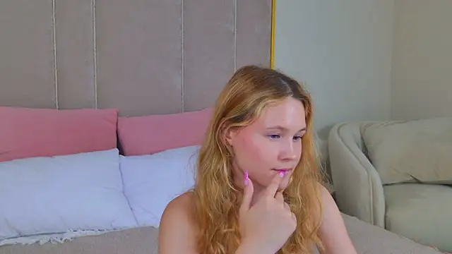 Snapshot of AmeliRoyse chatting on June 12, 2026, 11:24 pm AmeliRoyse online show from June 12, 2026, 11:24 pm