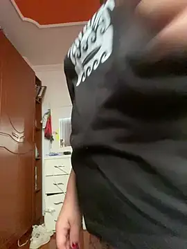 Luna-nevada online show from April 1, 2026, 1:34 pm