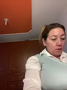 Luna-nevada online show from February 14, 2026, 12:38 pm