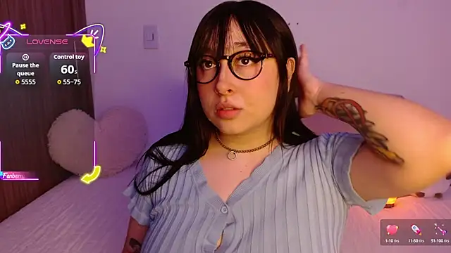 Oliviargf online show from September 15, 2025, 12:44 am