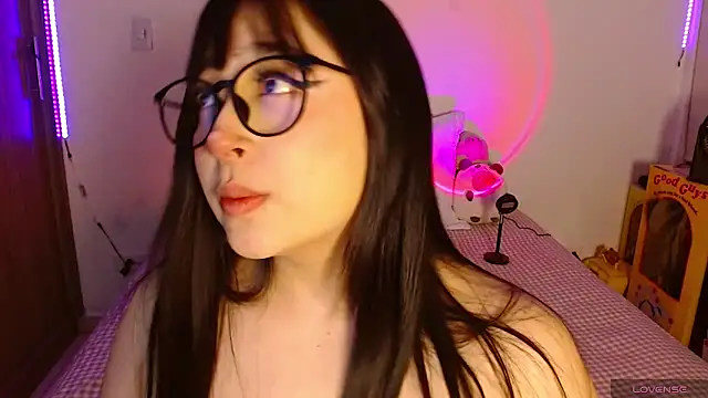 Oliviargf online show from April 14, 2026, 12:37 am