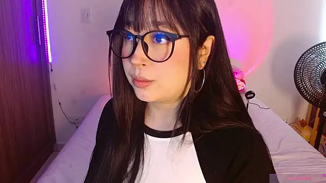 Oliviargf online show from June 4, 2026, 1:16 pm
