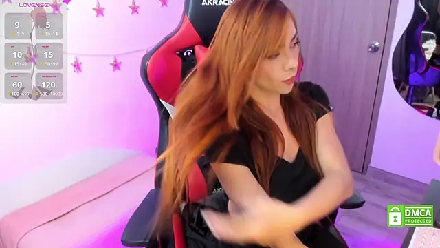 LindaSilverstone online show from November 17, 2025, 1:53 am