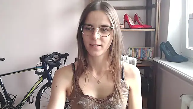 Snapshot of love_megi chatting on July 15, 2026, 1:29 pm love megi online show from July 15, 2026, 1:29 pm