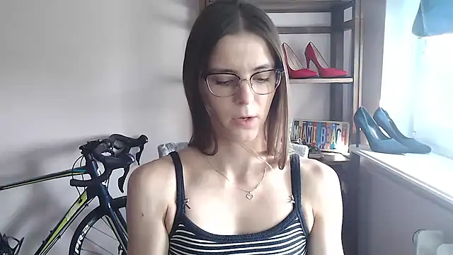 Snapshot of love_megi chatting on June 30, 2026, 1:33 pm love megi online show from June 30, 2026, 1:33 pm
