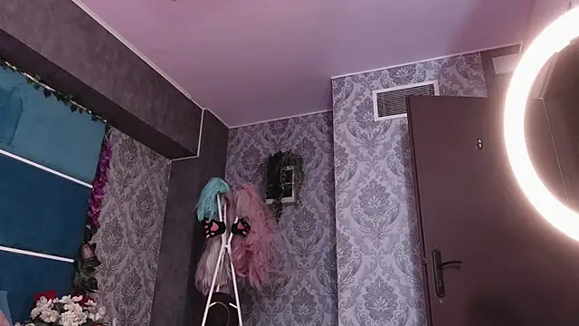 SunnyGlow online show from September 26, 2025, 4:41 am