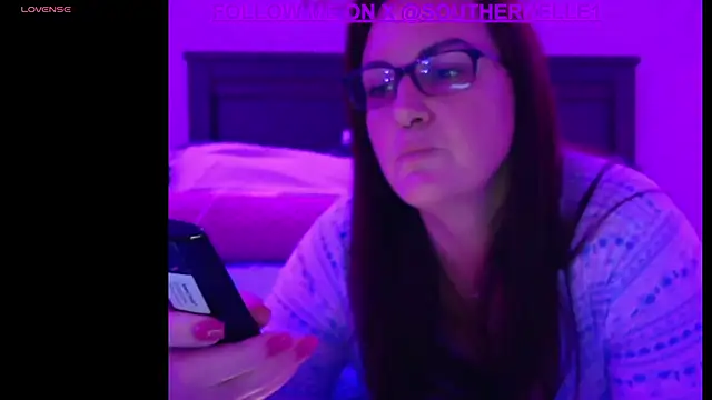 SouthernElle1 online show from September 30, 2025, 12:49 am