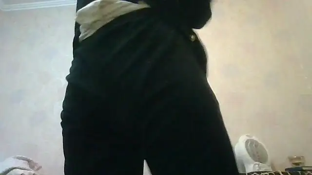 AliseWats online show from April 14, 2026, 10:37 pm