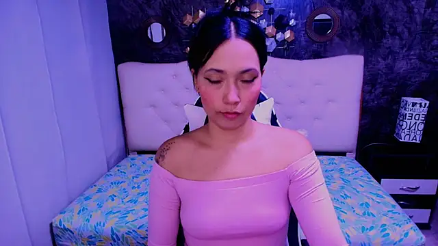  LiilyWong online show from September 21, 2025, 5:45 am