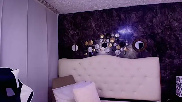  LiilyWong online show from September 27, 2025, 12:06 am