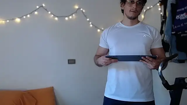 Snapshot of chicoinhibido chatting on December 15, 2025, 8:47 pm chicoinhibido online show from December 15, 2025, 8:47 pm