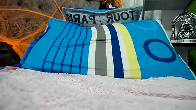 ANA-BULLOCK- online show from November 3, 2025, 12:09 pm