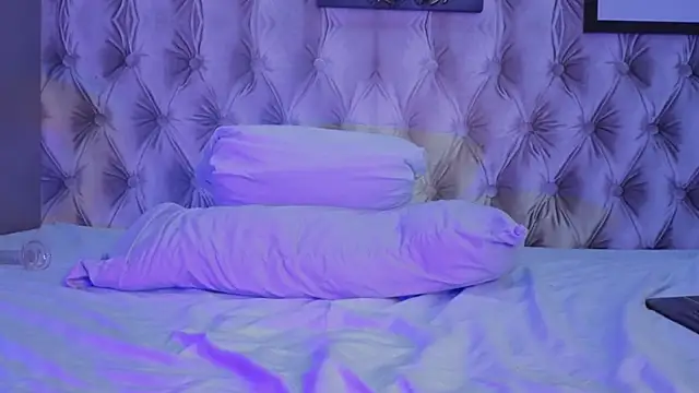  Gabytaylor online show from September 12, 2025, 11:43 am